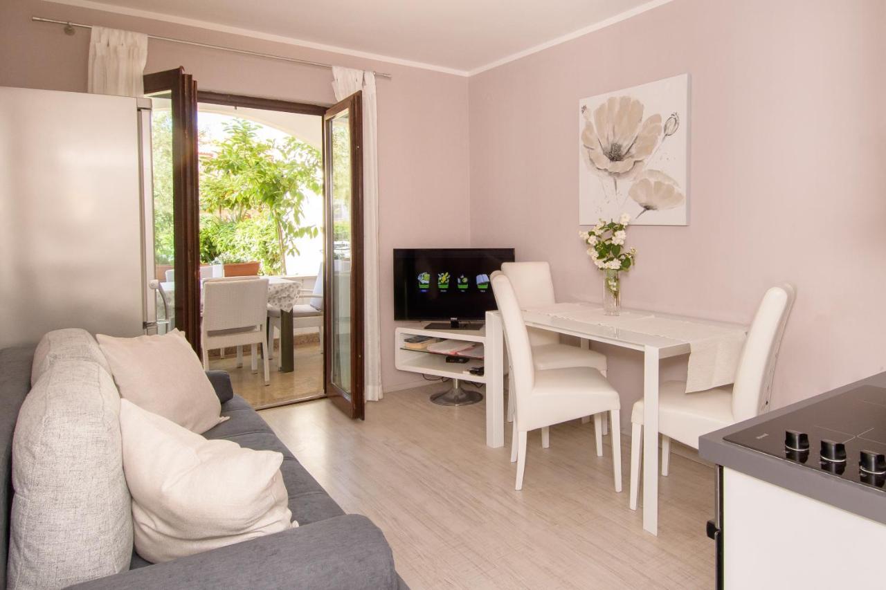 Apartments Dora Пореч Экстерьер фото